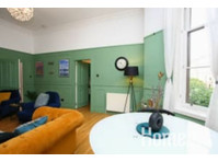 Lovely spacious 2 Bed Flat - Appartamenti