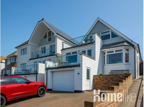 A Spacious Seaside house in Hampton, Herne Bay - Apartments
