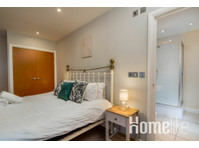Spacious 2 Bedroom Apartment | Free parking, Free Wifi,… - Byty