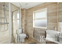 Luxury 5 Bed House 2.5 Bath, Aylesbury - Apartman Daireleri
