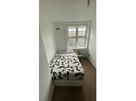 Flatio - all utilities included - Sunny double bedroom in… - WGs/Zimmer