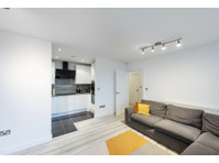 Flatio - all utilities included - 2 bed 2 bath Central… - 出租
