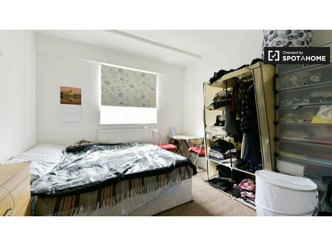Charming room to rent in Kilburn, London - For Rent