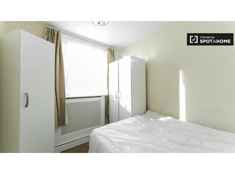 Cosy room to rent in 4-bedroom flatshare in Putney, London - For Rent