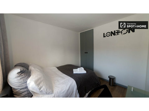 Quarto mobiliado em apartamento compartilhado em Tower… - Aluguel