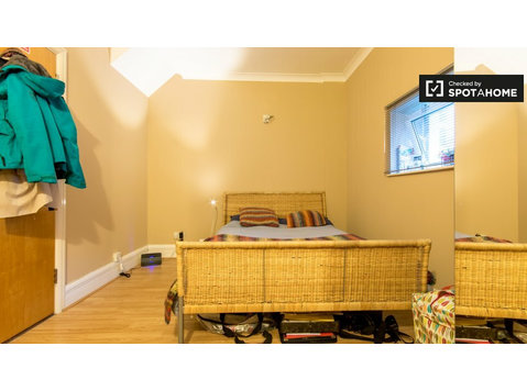 Tolles Zimmer in einer 4-Zimmer-Wohnung in Southwark, London - Zu Vermieten