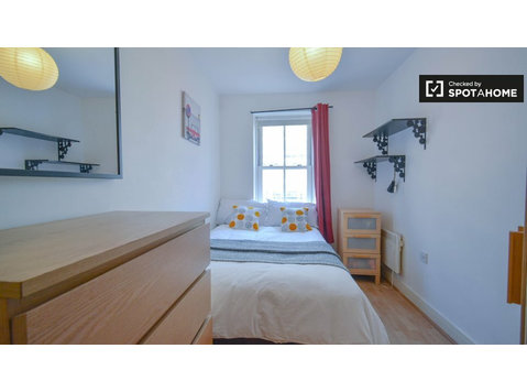 Room for rent in 3-bedroom apartment in Lambeth, London - השכרה