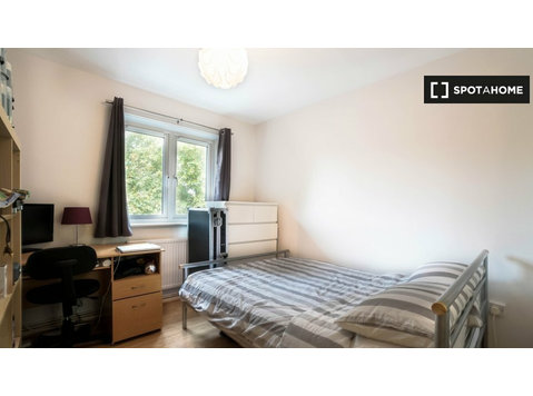 Stepney Green'de 4 Yatak Odalı Kiralık Daire - Kiralık