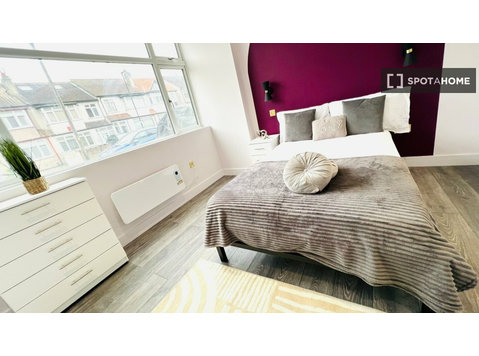 Se alquila habitación en casa de 5 habitaciones en Lambeth,… - Alquiler