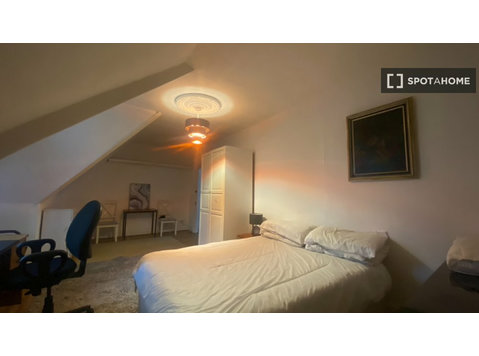 Room for rent in 5-bedroom house in Norwood, London - For Rent