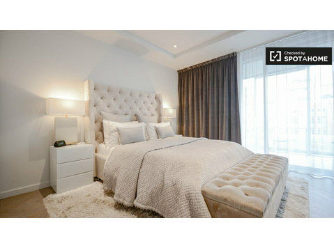 Room in 2-bedroom apartment to rent in Battersea, London - Za iznajmljivanje