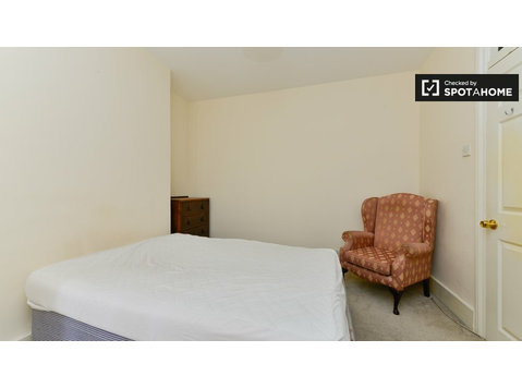 Room in 5-bedroom flatshare in Hammersmith & Fulham, London - For Rent
