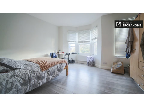 Quarto em apartamento compartilhado de 5 quartos em South… - Aluguel