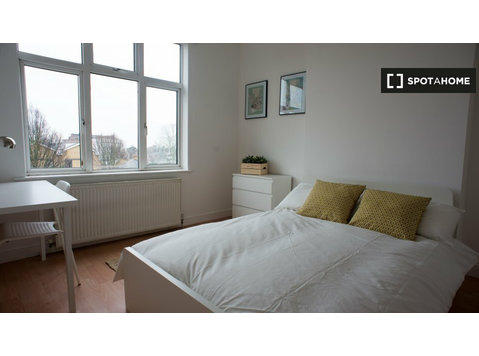 Camera in un appartamento condiviso in affitto a Tooting,… - In Affitto