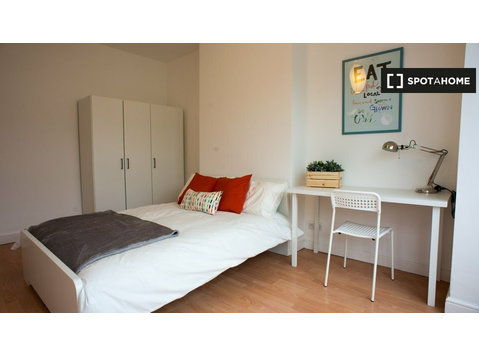 Room in a Shared Apartment for rent in Tooting, London - Na prenájom