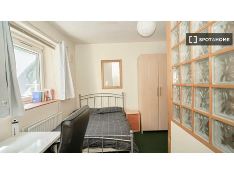 Chambre dans un appartement partagé à louer à Londres - À louer