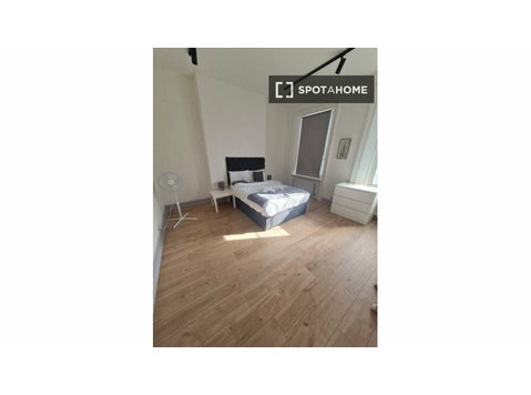Chambre dans un appartement partagé à louer à Londres. - À louer