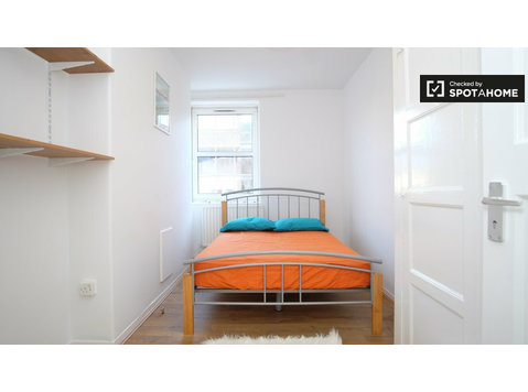 Room to rent in 4-bedroom flat in Islington, London - الإيجار