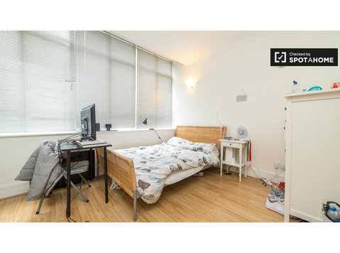 Przestronny pokój w czteropokojowym mieszkaniu w Southwark… - Do wynajęcia