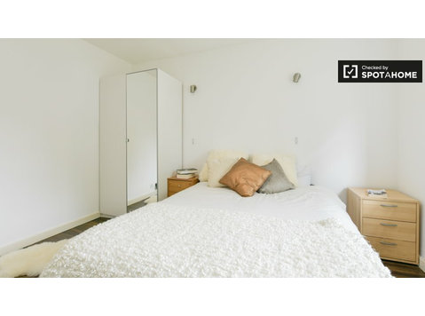 Quarto arrumado em apartamentos de 4 quartos em Islington,… - Aluguel