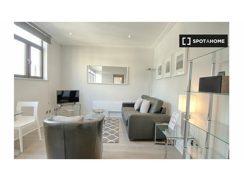 1-Bedroom Apartment for rent in City of London, London - Apartamente