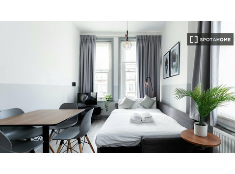 Appartamento con 1 camera da letto in affitto a Earl's… - Appartamenti