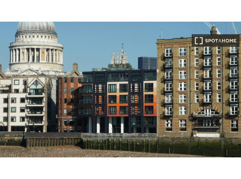 Londra City Of London'da kiralık 1 yatak odalı daire - Apartman Daireleri