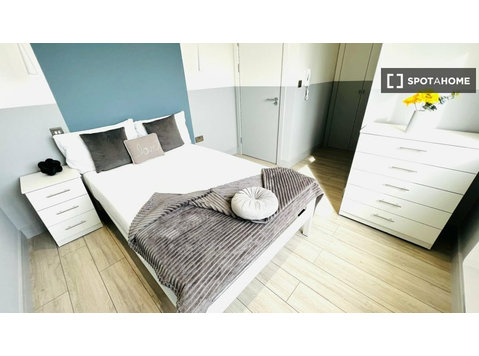 Mitcham, Londra'da kiralık 1 yatak odalı daire - Apartman Daireleri
