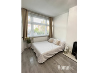 2 Bed House With Garden & Free Parking - 아파트