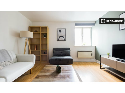 Apartament z 2 sypialniami do wynajęcia w Lambeth w Londynie - Mieszkanie