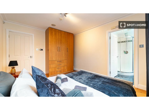 Mieszkanie z 2 sypialniami do wynajęcia w Chelsea w Londynie - Mieszkanie