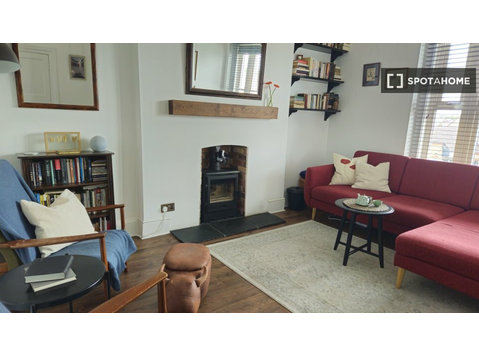 Appartamento con 2 camere da letto in affitto a Grove Park,… - Appartamenti