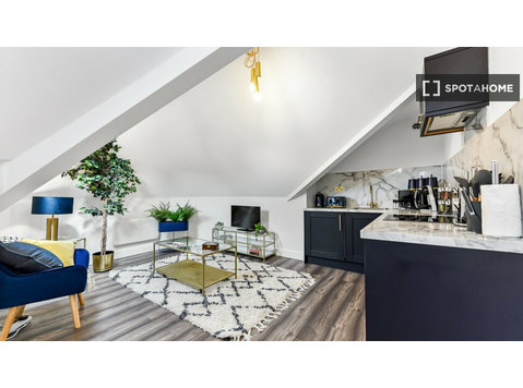 Apartamento de 2 quartos para alugar em Haringey, Londres - Apartamentos