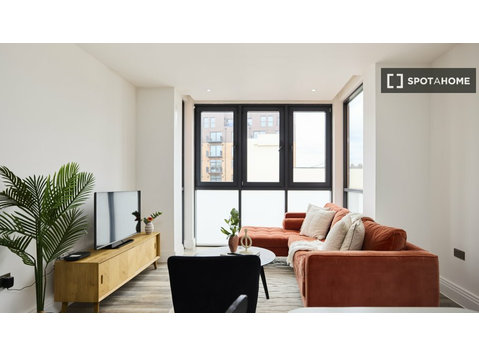 Apartamento de 2 quartos para alugar em Harlesden, Londres - Apartamentos