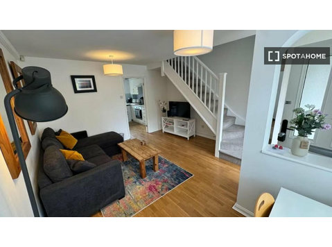 2-bedroom apartment for rent in Isleworth - Lakások