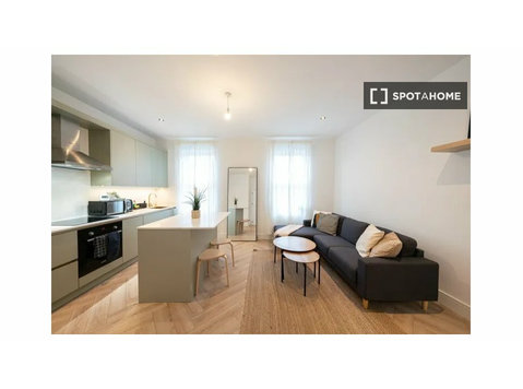 Apartamento de 2 quartos para alugar em Londres, Londres - Apartamentos
