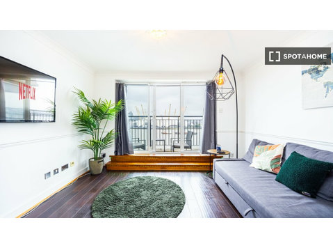 Apartamento de 2 habitaciones en alquiler en Poplar, Londres - Pisos