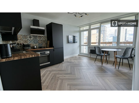Apartamento de 2 habitaciones en alquiler en Poplar, Londres - Pisos