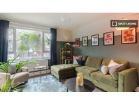 2-bedroom flat for rent in Highbury East, London