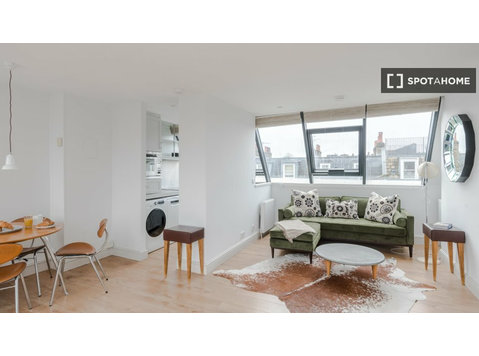 2-bedroom flat for rent in Primrose Hill, London - Apartments