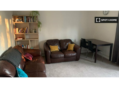 3-bedroom apartment for rent in Forest Hill, London - アパート