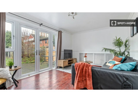 Casa de 3 habitaciones en alquiler en Dalston, Londres - Pisos