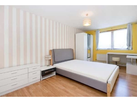 3 bedrooms Chalbury Walk Barnsbury N1 9SY - Appartementen