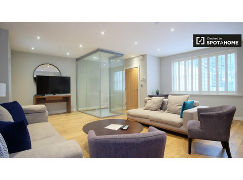 Casa de 5 quartos para alugar em City of Westminster,… - Apartamentos