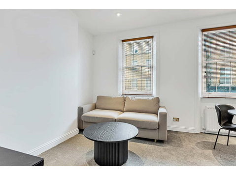 A One-Bedroom Apartment Situated In Central London - Lakások