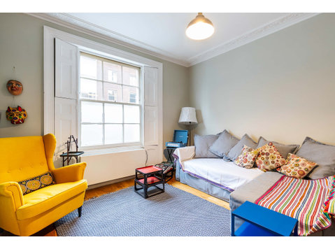Beautiful two-bed abode Near King Cross - Apartments