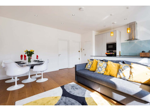 Bright and Modern Earls Court Gem - Apartments