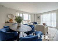 Canary Wharf- Interior Designed 2 Bedroom flat - شقق