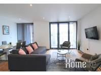Canning Town 3 bedroom apartment - דירות