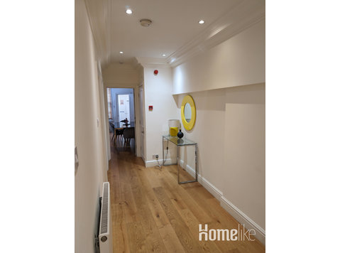 Chelsea, Draycott Place 2 bedroom apartment - Byty